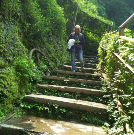 Wisata Alam Air Terjun Curug Cimahi VillaGDR