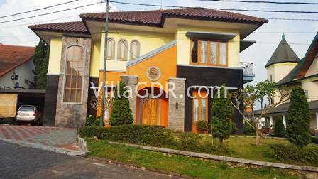 Villa 90 5 Kamar Orange 1