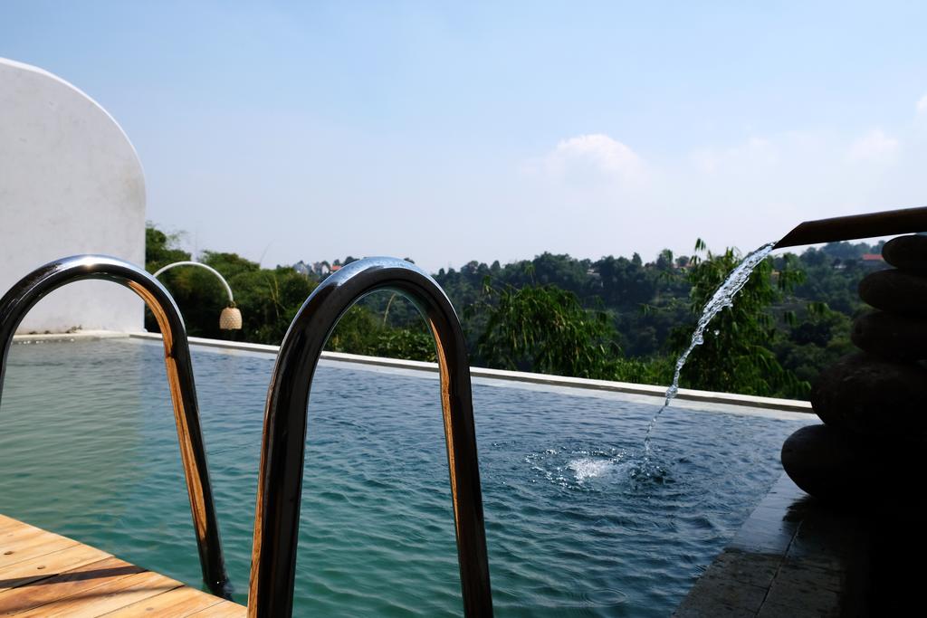 Villa di Lembang untuk Keluarga Besar Ada Kolam Renang 11