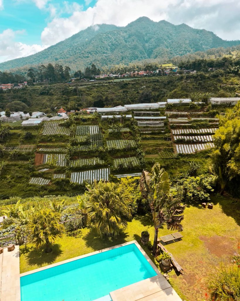 Villa di Lembang untuk Keluarga Besar Ada Kolam Renang 17