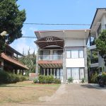 VAGDR(1) Villa Arriza Tampak Depan dan Carport